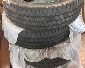 1074 - 4 Firestone 245/75 R16 Tires