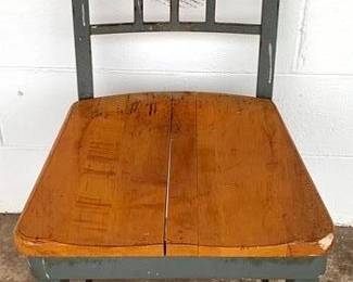 590 - Chair - 32" x 17" x 17"