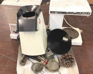 880 - Lot of Assorted Items You are buying a used as-is electric/electronic item. We do not guarantee all components are present, and if it is not expressly stated, it is untested.