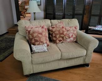 LOVE SEAT