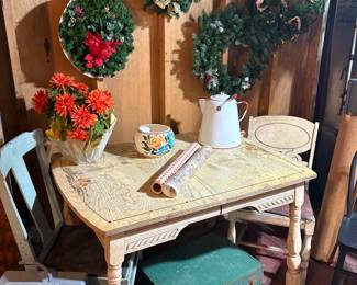 Antique table, wreaths