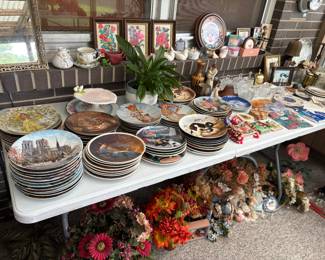 Decorative plates, floral