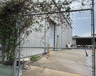 at 8am, please enter through the big gate and down the driveway on the righthand side