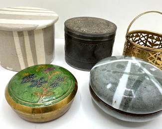 4 Small Covered Bowls, Trinket Boxes & Metal Basket
Lot #: 119
