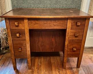 Vintage Solid Wood Desk
Lot #: 84