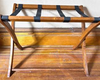 Solid Wood Foldable Luggage Stand
Lot #: 100