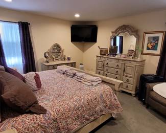 Laura ashley king size bedroom set