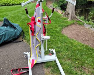 Patient hoist lift