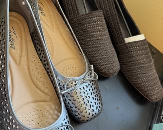 Trotters Silver Laser Cut Ballerina Flats, Brown Flat Loafers