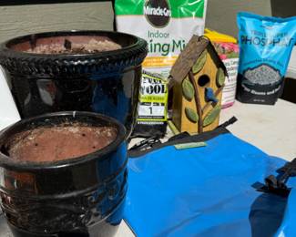Black Ceramic Planters, Fertilizers