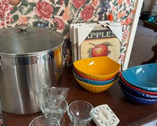 Manhattan Overandback Stoneware Serving Bowls