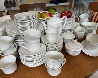 Wedgwood "Hedge Rose" Dinnerware Set