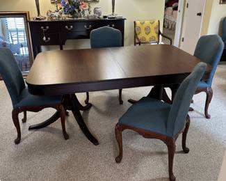 R68 - $350 - Dining Table with (6) blue upholstered Hickory Chair Furniture Co brand chairs .Great condition overall. No stains, scratches or discoloration to be found on the tables or chairs. Mount Airy Furniture Co. 66W x 42D x 29t. No leaf.