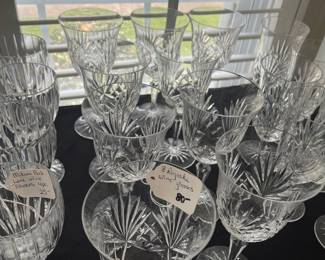 R9 - $80 - (8) Ragaska Wine Glasses. Great Condition.