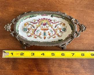 R64 - $30 - Hua Rong Tang Zhi Porcelain Soap Dish