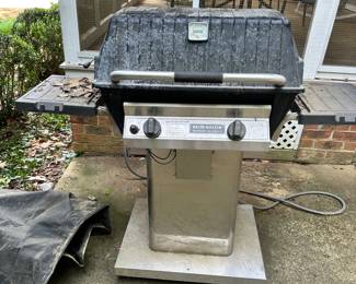 R39 - $125. Broilmaster Premium Gas Grill with Cover. Has been hooked to the house - Natural Gas (turned off & disconnected by the gas company)