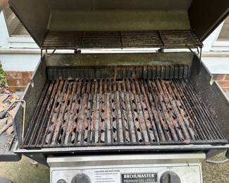 R39 - $125. Broilmaster Premium Gas Grill with Cover. Has been hooked to the house - Natural Gas (turned off & disconnected by the gas company)