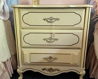 R75 - $125 - Bassett Furniture Nightstand - 29W x 17D x 31T