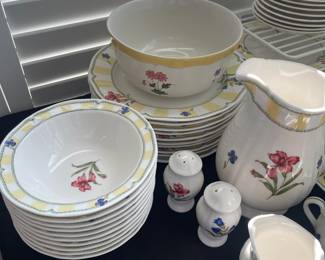 R3 - $295 - Homecraft by Noritake, "Summer Estate" Set. No chips or cracks. This includes: 10 Bowls, 10 Dinner Plates, 10 Salad Plates, 10 cups/saucers, Tea Pitcher, Sugar& Creamer, Salt & Pepper, Large Platter, Veggie Bowl, and Serving Bowl.