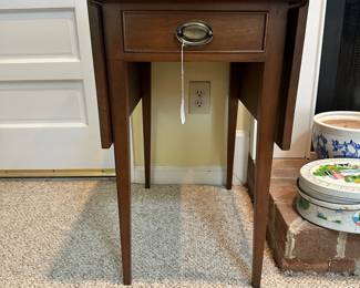 R31 - $125 PAIR - Mahogany Side Tables. Some small Knicks across the top. See all photos. Measure 15W x 23D x 26T (not extended) 36W when extended