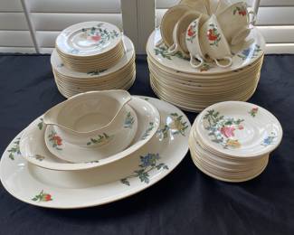 R5 - $195 - Castleton "Ma Lin" China set. In good condition. No cracks or chips! Includes: 14 Dinner Plates, 12 Salad Plates, 8 Bread Plates, 8 Tea cups, 10 saucers, Lg Platter, Veggie Bowl, Sauce Bowl 