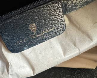 R87 - $300- Vintage GG Supreme Top Handle Bag. See photos for acknowledged stain / wear. Easy to clean.