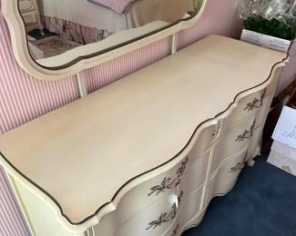 R76 - $350 - Dresser w/ Vanity - 55w x 19D x32T (measurements without mirror)