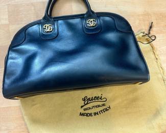 R66 - $150 -Vintage Gucci Purse. Color: Navy