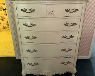 R74 - $250 - Bassett Furniture Dresser - 34.5W x 17.5D x 47T