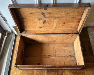 R88 - $60 - Wooden Trunk. No key. - 27W x 15D x 14T