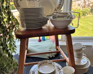 Fashion Manor "Tivoli" Fine China Set