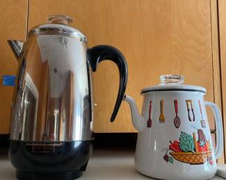 Farberware Super Fast Stainless Steel Percolator Coffee Pot, 1960s Retro Enameled Percolator with Fun Kitchen Motif 
