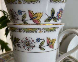 Fashion Manor "Tivoli" Fine China Set
