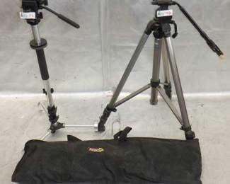 LOT OF 2 TRIPODS INCLUDING SLIK AND VANGUARD