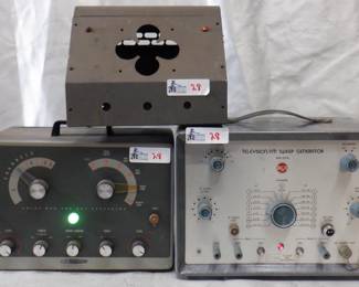 LOT VINTAGE ELECTRONICS INCLUDING RCA TELEVISION /FM SWEEP GENERATOR AND MORE