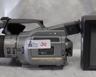SONY DIGITAL HANDYCAM DCR-VX1000 WITH PANASONIC MONITOR BT-LH900AP