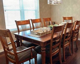 Ethan Allen dining table & 8 chairs