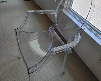 CLEAR ACRYLIC LOUIS CHAIR BY KARTIEL