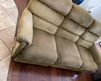 Reclining sofa