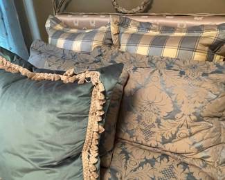 Lots of decorative pillows