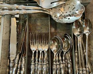 Stainless flatware