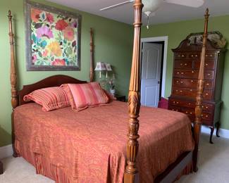 4 poster queen size bed by Lexington, mattress/box spring & linens