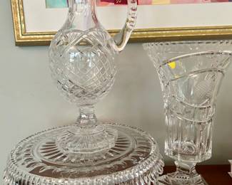 Cake pedestal & 2 golf trophies