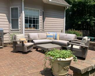 Broyhill outdoor furniture