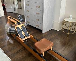 Water rowing machine