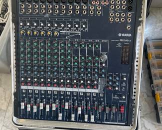 Yamaha 16 channel mixer