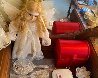 Child's Dresser Set