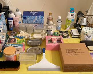 Bathroom/Vanity Items