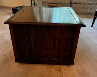 #12 Lane 1 door end table 27x27x19 $75.00