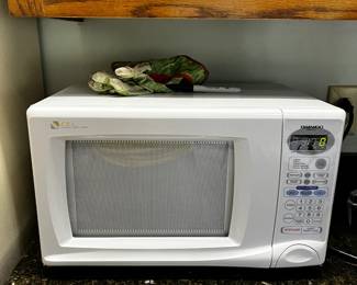 #97 Daewoo Microwave - Small $25.00